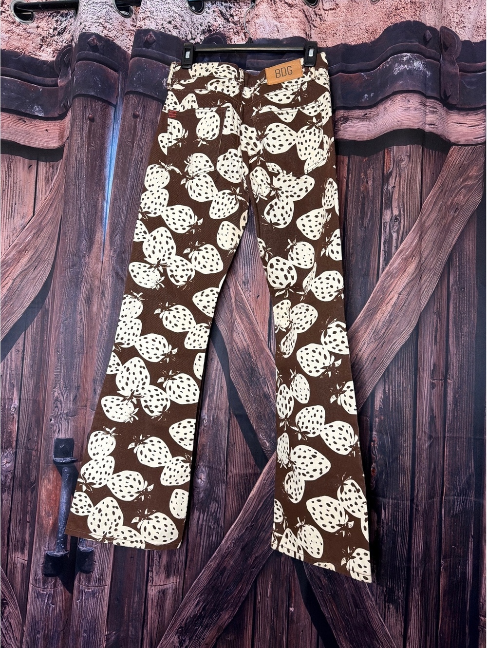 BDG 90's Bootcut Pants Size 25 Brown with White strawberry Pattern - Picture 2 of 4